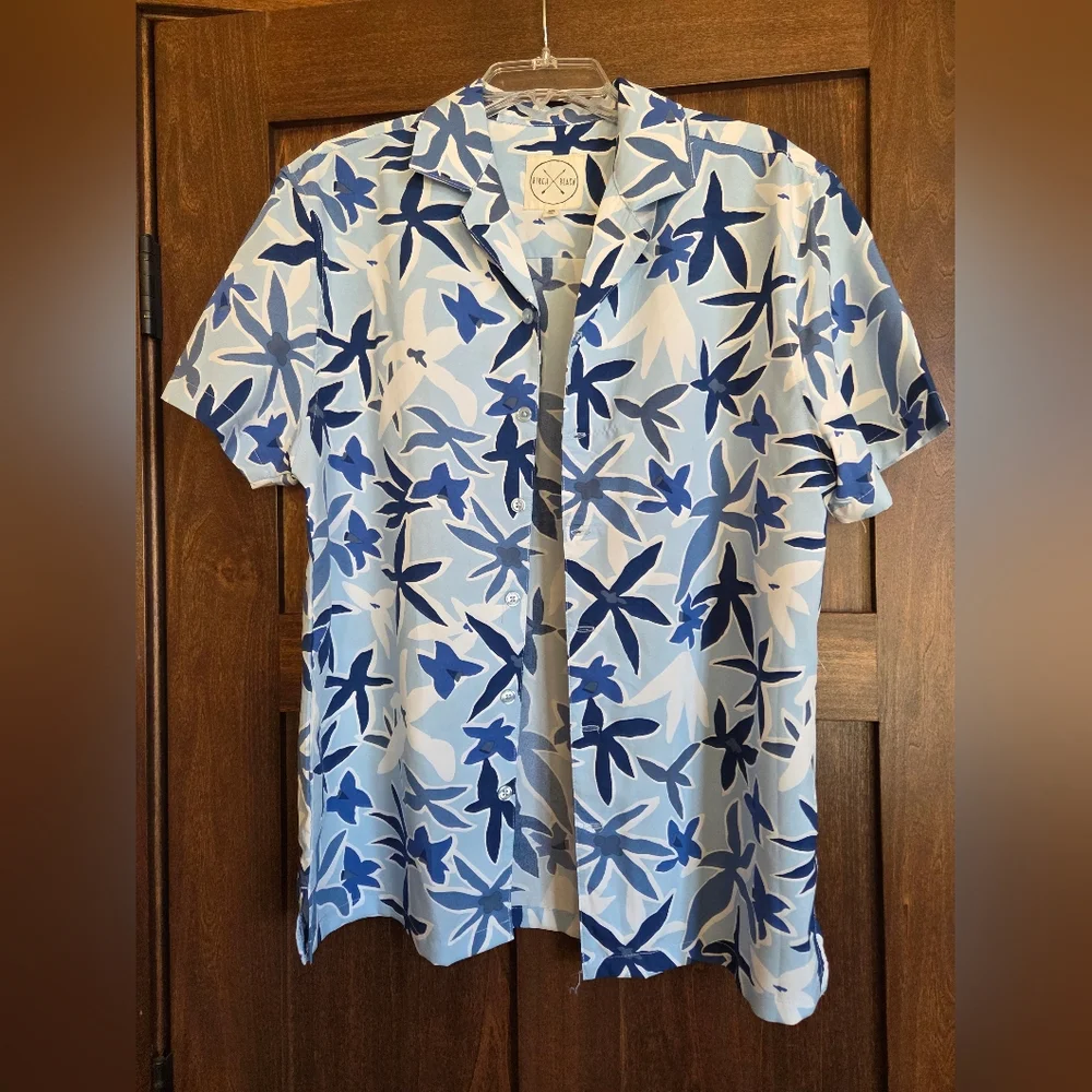 Men's Hawaiian Blue Floral Button Down Shirt - Picture 2 of 5